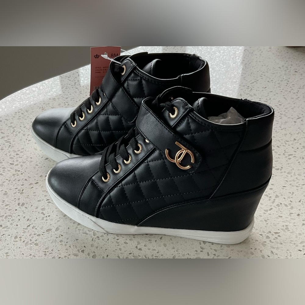 JUICY COUTURE BLACK WEDGE SNEAKER JOLEE SIZE 8 BRAND NEW